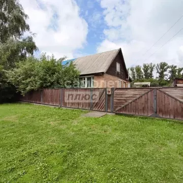 Дом в Алтайский край, Бийский район, с. Первомайское ул. Полянка, 8 ...