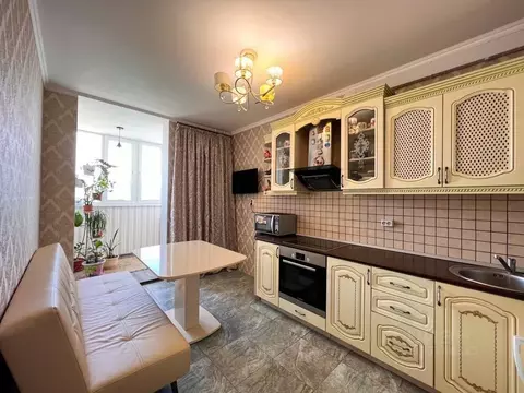 2-к кв. Оренбургская область, Оренбург Транспортная ул., 18/2 (64.0 м)