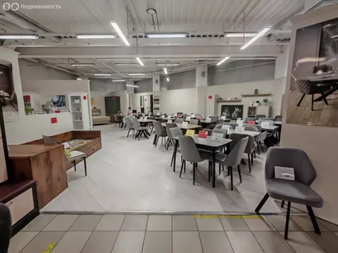 Торговая площадь (65 м)