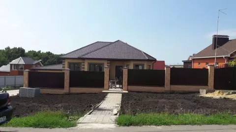 Дом в Белгородская область, Белгородский район, Тавровское с/пос, с. ...