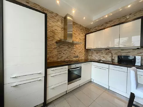 Продается 3-комнатная квартира