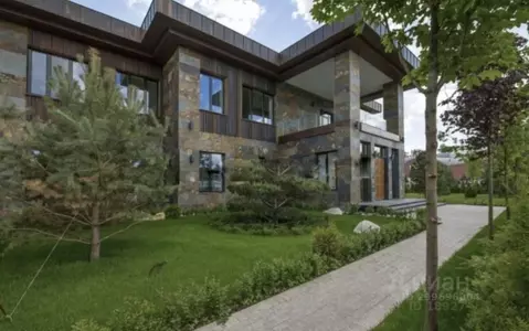 Коттедж в Московская область, Одинцовский городской округ, д. Жуковка, ...