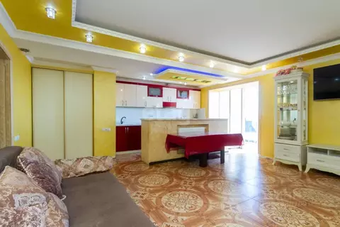 2-к кв. Ханты-Мансийский АО, Сургут Университетская ул., 11 (79.4 м)