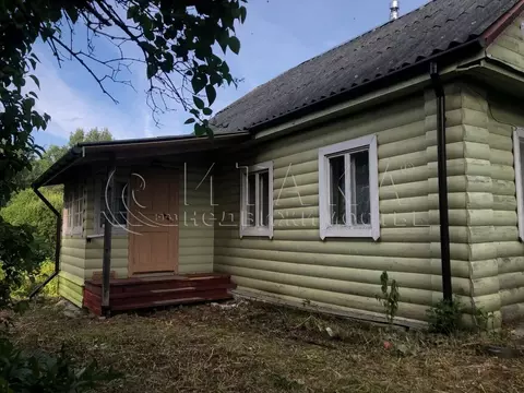 Дом в Ленинградская область, Лужский район, Серебрянское с/пос, д. ...