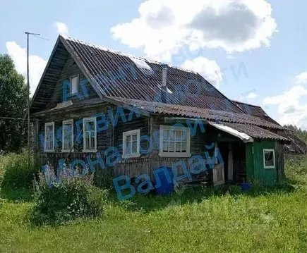 Дом в Новгородская область, Валдайский район, Едровское с/пос, д. ...