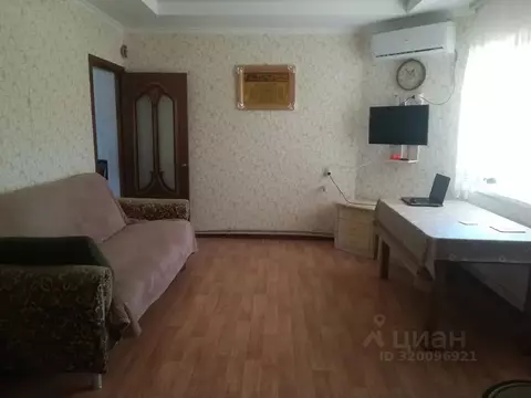 Дом в Крым, Черноморский район, с. Межводное ул. Пограничный Проезд, ...