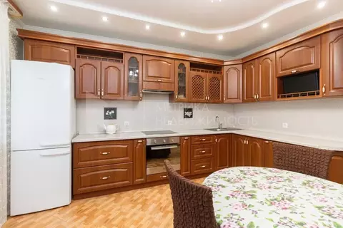 2-к кв. Тюменская область, Тюмень ул. Софьи Ковалевской, 4 (69.68 м)