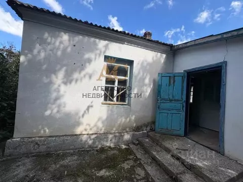 Дом в Крым, Кировский район, Абрикосовское с/пос, с. Бабенково ул. ...