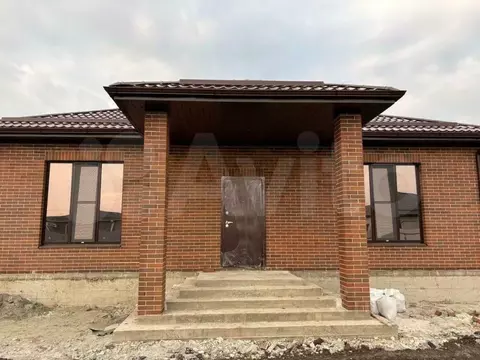 Дом в Краснодарский край, Динской район, Новотитаровская ст-ца ул. ...