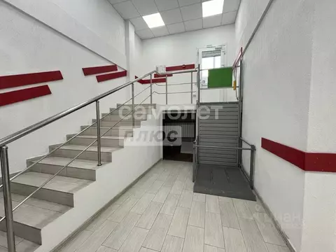 Помещение свободного назначения в Курская область, Курск просп. ...