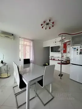 2-к кв. Крым, Евпатория просп. Ленина, 51/50 (79.7 м)