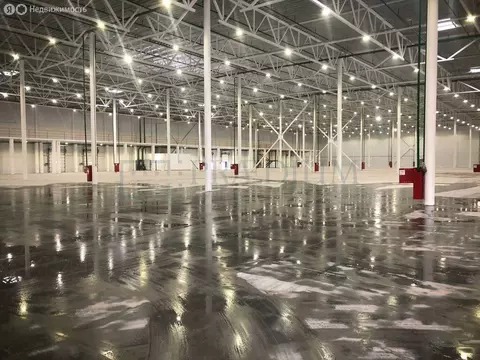 Склад (1368 м)