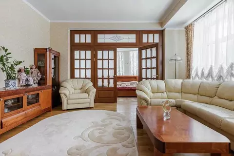 3-к кв. Санкт-Петербург, Санкт-Петербург, Петергоф ул. Аврова, 26 ...