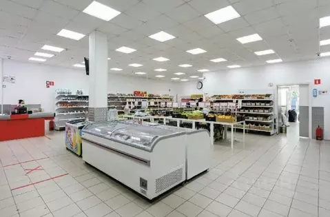 Торговая площадь в Санкт-Петербург Будапештская ул., 53 (194 м)