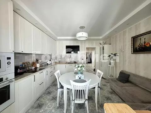 Продается 3-комнатная квартира