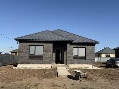 Дом в Оренбургская область, Оренбургский район, с. Благословенка ул. ...