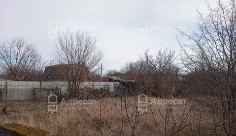 Дом в Волгоградская область, Волгоград Дзержинец СНТ, Степной массив, ...