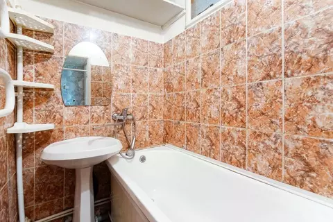 2-к кв. Омская область, Омск ул. 21-я Амурская, 28Б (40.2 м)