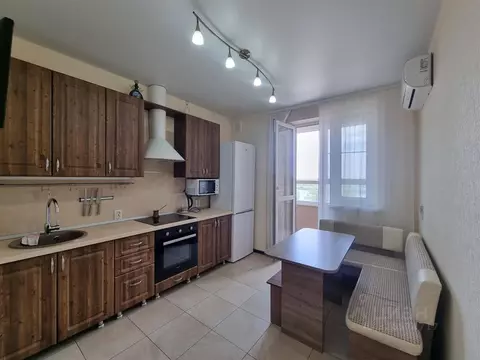 1-к кв. Краснодарский край, Краснодар Юбилейный мкр, бул. Клары Лучко, ...