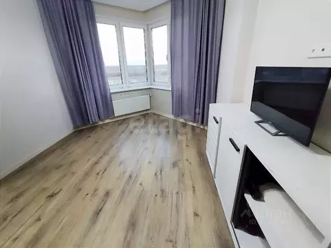 2-к кв. Тюменская область, Тюмень ул. Краснооктябрьская, 14 (64.0 м)