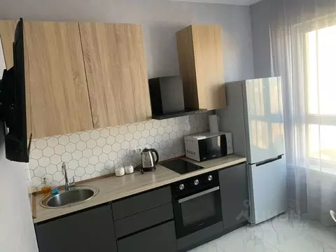 2-к кв. Крым, Симферополь просп. Александра Суворова, 15к11 (50.0 м)