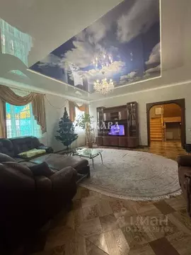 Коттедж в Белгородская область, Старый Оскол Горняк мкр, 34 (300 м)