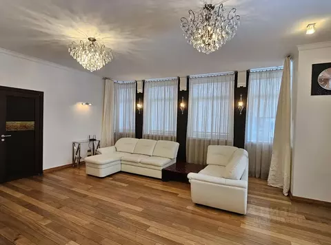 4-к кв. Москва Авиационная ул., 79 (190.0 м)