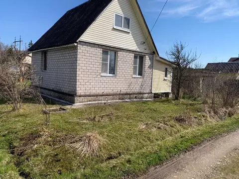 Дом в Ленинградская область, Сланцевский район, Загривское с/пос, ...