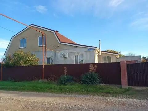 Дом в Крым, Ленинский район, с. Калиновка ул. Южная, 37 (139 м)