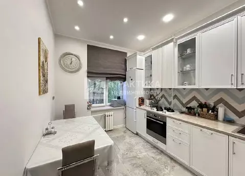 Продается 2-комнатная квартира