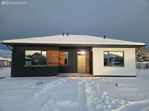 Дом в Свердловская область, Белоярский муниципальный округ, посёлок ...