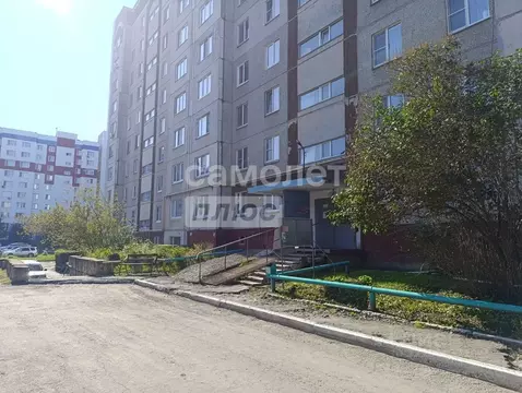 3-к кв. Курганская область, Курган Заозерный жилрайон, 5-й мкр, 12 ...