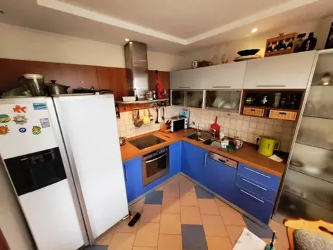 Продается 2-комнатная квартира