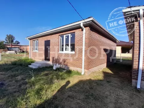 Дом в Ростовская область, Мясниковский район, с. Чалтырь ул. 50 лет ...