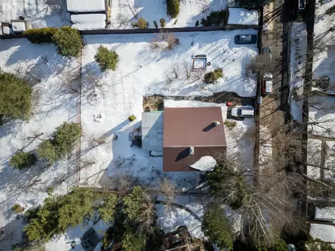 Дом в Одинцово, ДСК Сельскохозяйственный, Полевая улица, 12 (196 м)