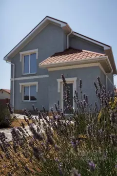 Дом в Крым, Евпатория городской округ, Заозерное пгт ул. Космическая, ...