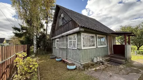 Дом в Ленинградская область, Киришский район, Глажевское с/пос, д. ...