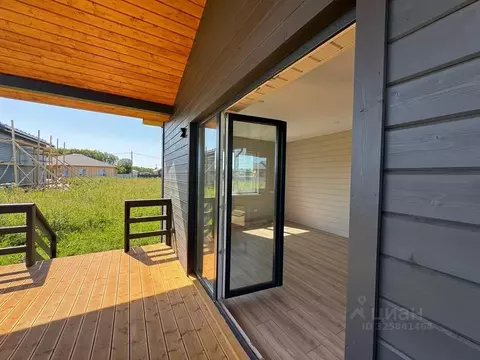 Дом в Ленинградская область, Ломоносовский район, Кипенское с/пос, д. ...