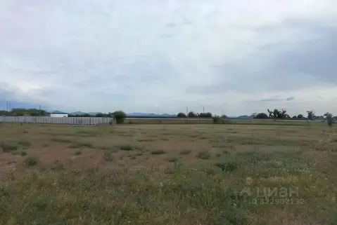 Участок в Крым, Ленинский район, Останинское с/пос, с. Песочное ул. ...