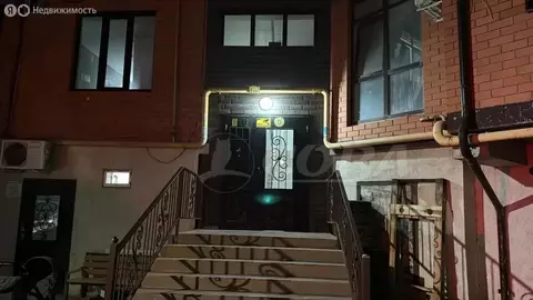 2-комнатная квартира: Махачкала, 1-й Гапцахский тупик, 7 (92 м)