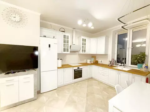 Продается 2-комнатная квартира