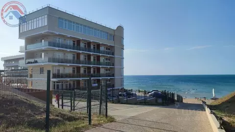 Дом в Крым, Ленинский район, Семисотское с/пос, с. Каменское ул. ...