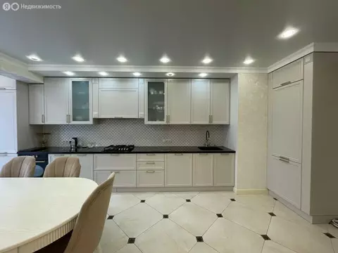 6-комнатная квартира: Владикавказ, улица Шамиля Джикаева, 3А (160 м)