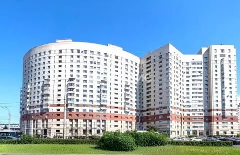 3-к кв. Санкт-Петербург Комендантская пл., 8к2 (130.0 м)