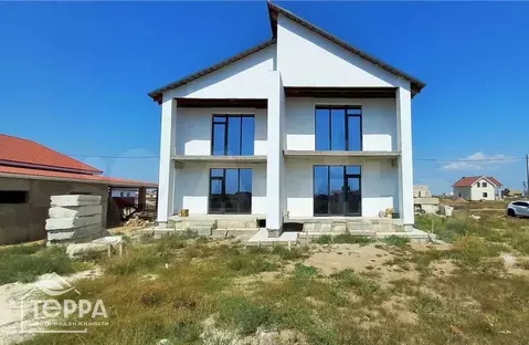 Дом в Крым, Сакский район, с. Уютное ул. Садовая (188 м)