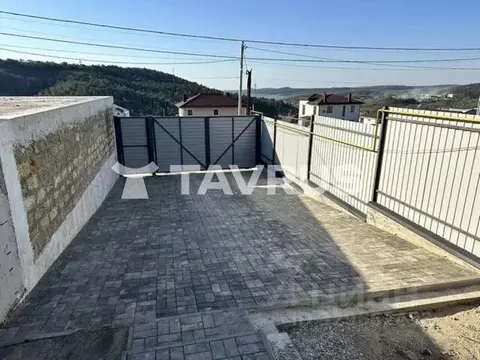 Дом в Крым, Симферопольский район, Добровское с/пос, с. Лозовое ул. ...