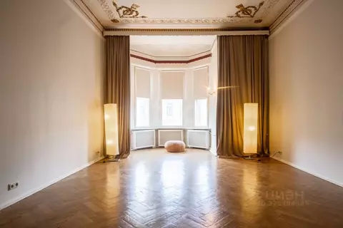 3-к кв. Санкт-Петербург Кирочная ул., 17 (185.0 м)