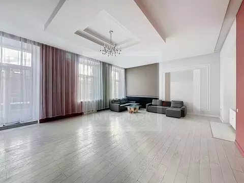 6-к кв. Москва Мясницкая ул., 15 (370.0 м)