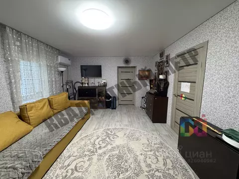 Дом в Калмыкия, Целинный район, с. Троицкое ул. Слизского, 51 (69 м)