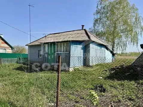 Дом в Воронежская область, Семилукский район, Губаревское с/пос, с. ...